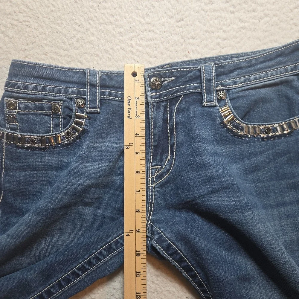 Miss me jeans Size 30 Signature Mid Rise Boot Cut Medium Wash Embroidered